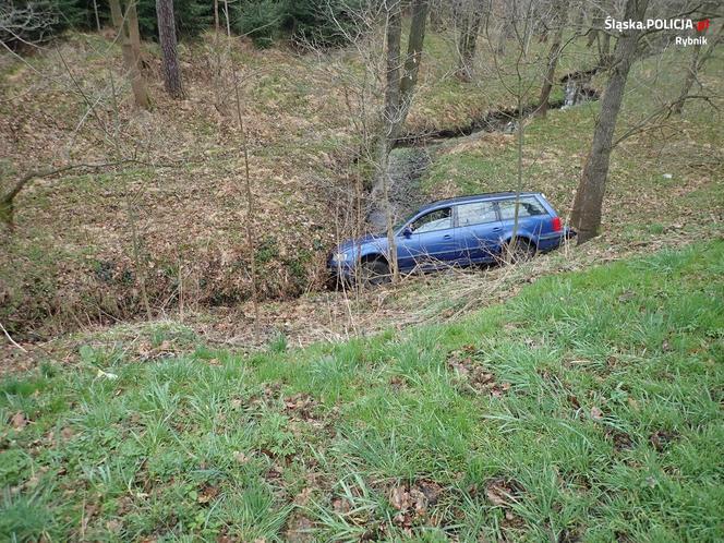 Pijany kierowca wjechał do rowu. Miał dwa promile