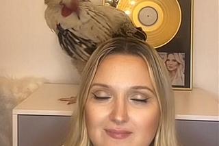 Gosia Andrzejewicz wystąpiła na kamerkach z żywym kogutem!
