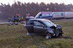 Czołowe zderzenie dwóch aut pod Bydgoszczą. Cztery osoby są ranne