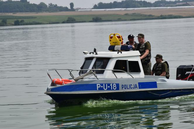 Kaliscy policjanci czuwają nad bezpieczeństwem osób wypoczywających nad wodą 