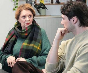 	Barwy szczęścia ostatni odcinek 3202 finał sezonu. Józefina Rawiczowa (Elżbieta Jarosik), Cezary (Marcel Opaliński)