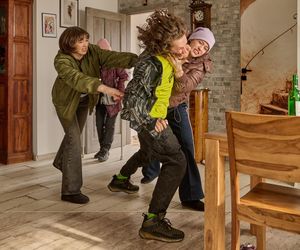Ula i Dorota odeprą atak napastnika i sytuacja wymknie się spod kontroli. Czy córka Kamila trafi do więzienia za zabójstwo? Algierowa weźmie to na siebie!