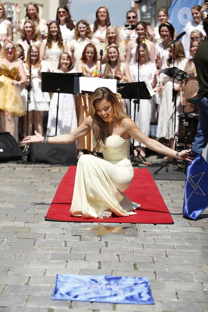 Wielka chwila Dody! Odsłoniła swoją gwiazdę w Opolu. „To spełnienie marzenia”