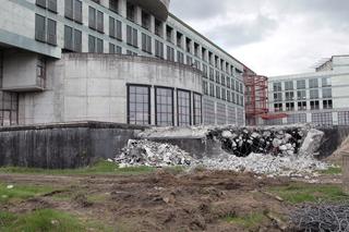 Trwa wyburzanie szkieletora