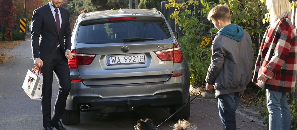 M jak miłość, odc. 1498. Joasia (Barbara Kurdej-Szatan), Leszek (Sławek Uniatowski) Wojtek (Feliks Matecki)