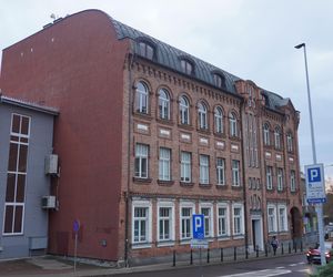 Zabytkowa fasada z XX wieku zachwyca białostoczan. Dzisiaj mieści się tam słynna instytucja