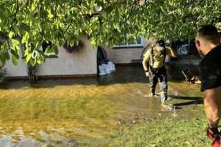 Woda wdziera się do Ścinawy. „Fala wezbraniowa dopiero nadchodzi”