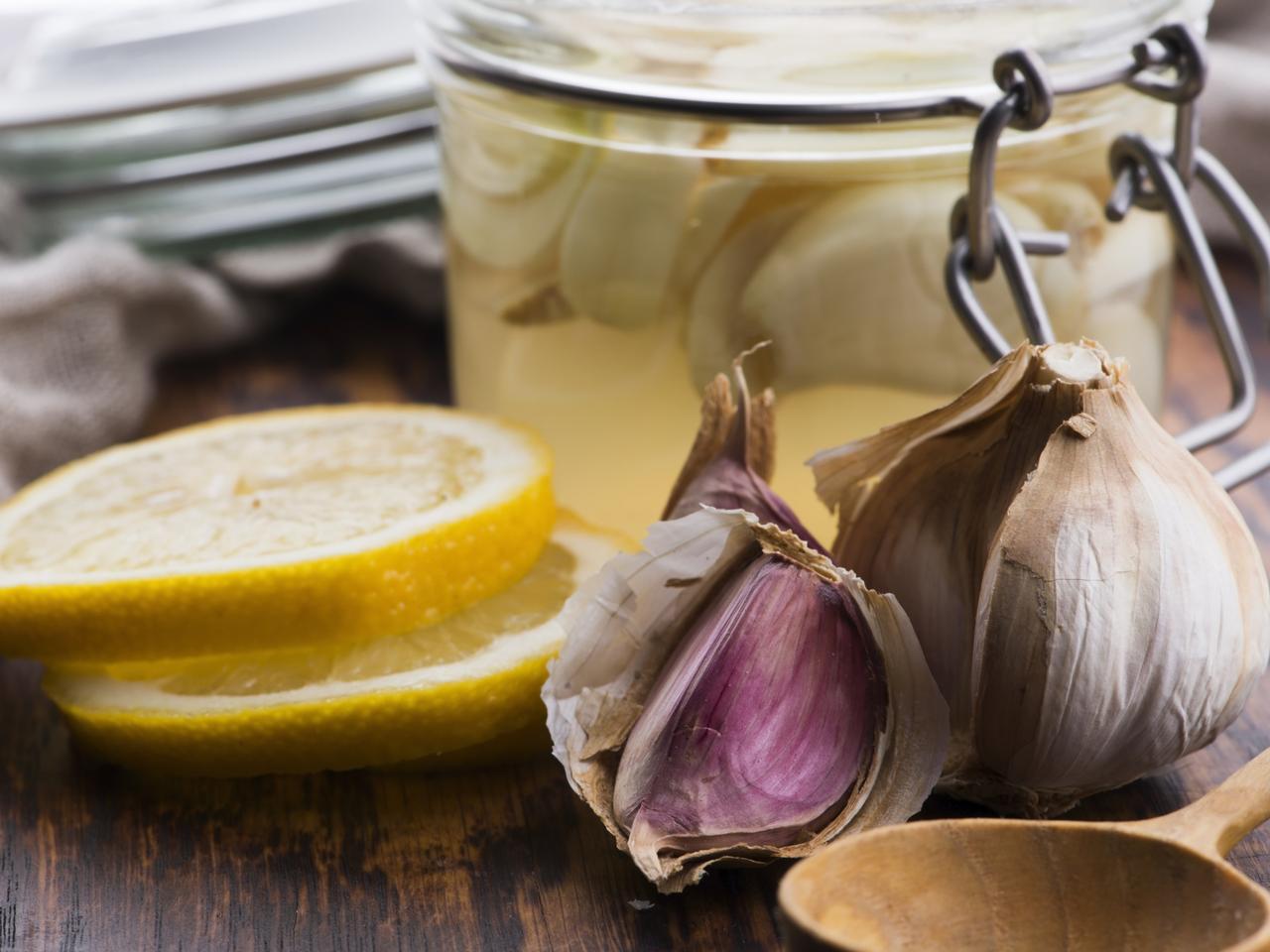 Syrop z czosnku - przepis. Naturalny antybiotyk na przeziębienie u dziecka
