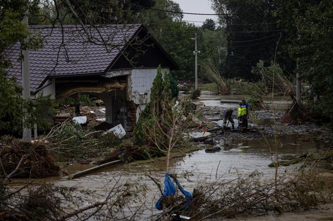 Powódź w Czechach. Przerwane wały zalewają Jesenik i Ostrawę