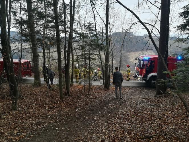 TRAGEDIA pod Limanową. Nie żyje mężczyzna przygnieciony przez ciągnik 