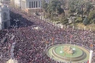 W Hiszpanii znów protestują przeciwko masowej turystyce. Na Wyspach Kanaryjskich tysiące osób wyszło na ulice