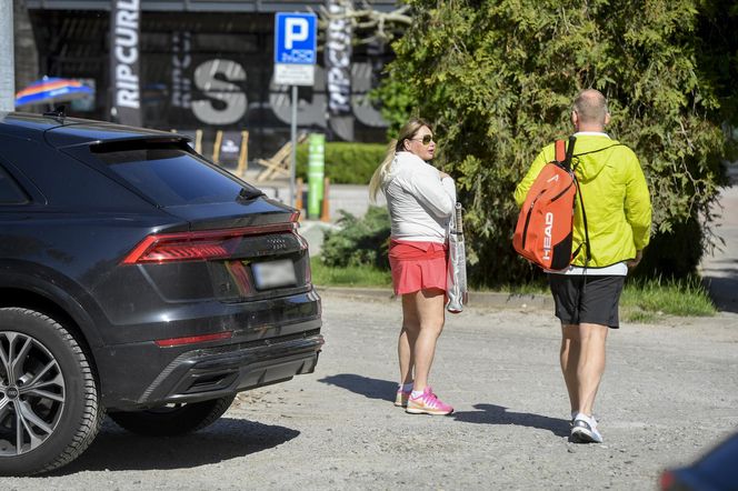 Katarzyna Niezgoda i ukochany rozgrzali kort! Spódniczka kusa, za to mimika "na bogato"