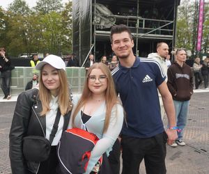 Kortowiada 2025. Koncerty na Plaży Kortowskiej przyciągnęły tłumy. Tak wyglądał drugi dzień imprezy!