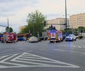 Wypadek na Mokotowie. Kierowca skutera trafił do szpitala 