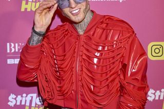 Tłum celebrytów na imprezie Stiflera. Deeds na czarno, Jarosińska na różowo i Schreiber w skórze