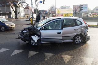 Wypadek na Ogińskiego. Zderzyły się dwa samochody osobowe