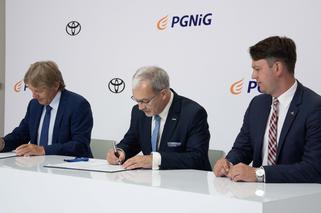 Toyota Motor Poland i PGNiG podpisały umowę. W Polsce powstanie pierwsza stacja tankowania wodorem.