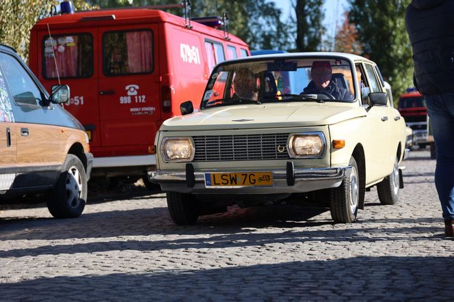 Zlot pojazdów zabytkowych na terenie dawnej Fabryki Samochodów Ciężarowych w Lublinie