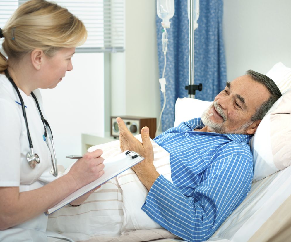 Każdy wypadek, uderzenie lub uraz - nawet lekki - jeżeli obrażenia  obejmują  głowę - może doprowadzić do demencji pourazowej - stanu, w  którym reakcje neurologiczne organizmu, praca mózgu i sprawność  intelektualna są ograniczone.