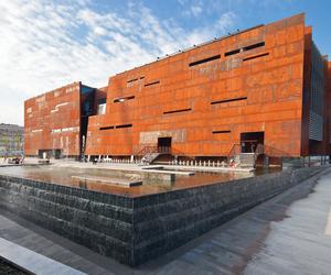 Fantastyczny set polskiej architektury – rozmowa z minister kultury Małgorzatą Omilanowską
