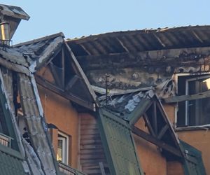 Pożar w Ząbkach. Strażacy przeszukują pogorzelisko