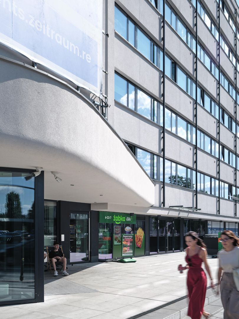 Akademik przy Solcu 12