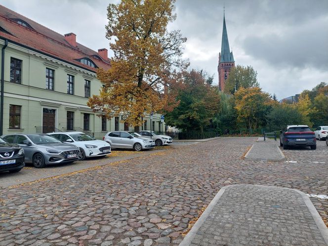 Plac Solny w Bydgoszczy wygląda teraz jak w XIX wieku. Wystarczyło zdjąć starą nawierzchnię