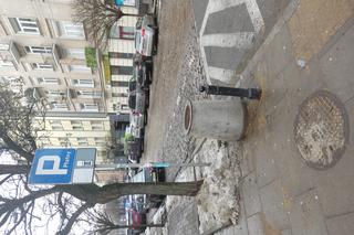 Na ulicy Targowej zginął 38-latek. Tak chodnik wygląda dzień po tragedii