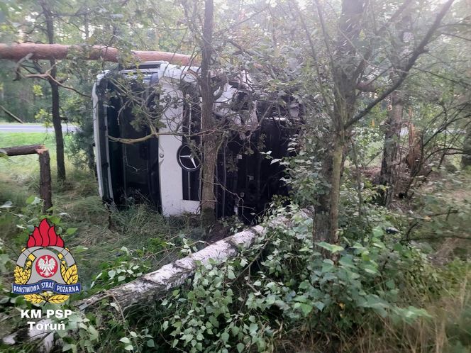 Tragiczny wypadek na DK 10 w Cerpicach. Jedna osoba nie żyje, trasa zablokowana!