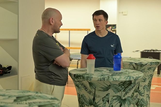 Pierwsza miłość, odcinek 3977: Iwo (Redbad Klynstra), Alan (Alan Andersz)