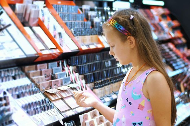 Mają 7 lat i wydają na kosmetyki prawie 2 tys. złotych. Niebezpieczne konsekwencje trendu GRWM