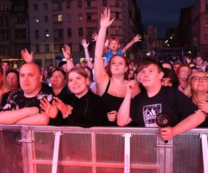 Pierwszy dzień Dni Bytomia 2025 przyciągnął tłumy. Na scenie wystąpił m.in. zespół Piersi