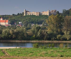 Widok na Kazimierz Dolny i zamek w Janowcu 