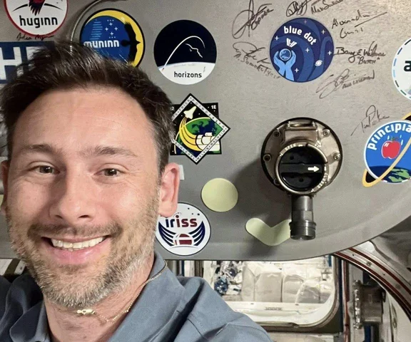 Symboliczny gest polskiego astronauty. Zostawił coś po sobie na orbicie!