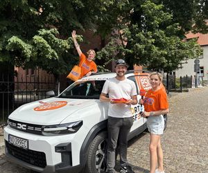 Tłumy przyjezdnych i uśmiechy na twarzach. Wakacyjny patrol Eska Summer City na olsztyńskiej Starówce