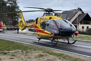 Potrącenie dwóch 15-latek na przejściu dla pieszych. Jedna z nich trafiła do szpitala śmigłowcem