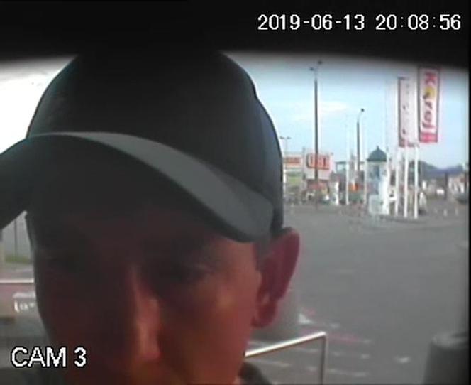 Policja poszukuje mężczyzn, którzy mogą mieć związek z oszustwami