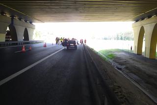 Dramat pod Tarnowem. 43-latek dachował w rowie melioracyjnym