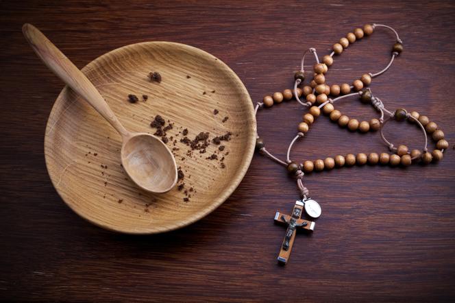 Post w Wigilię: czy można jeść mięso?