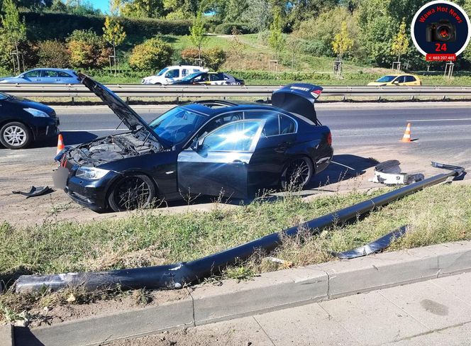 Dachowanie na al. Prymasa Tysiąclecia 