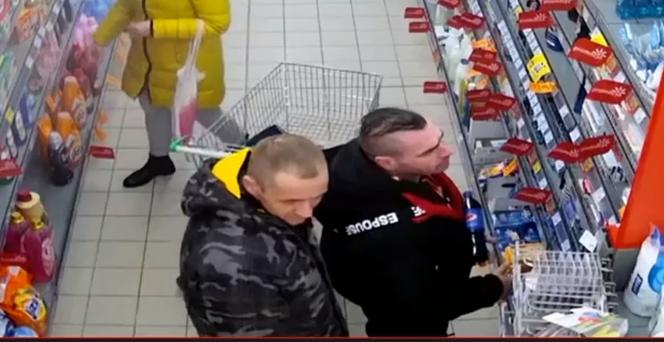 Złodzieje sklepowi w oku kamery! Teraz szuka ich policja z Bydgoszczy