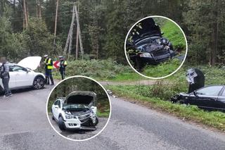 Czołowe zderzenie dwóch samochodów. 34-latek w szpitalu