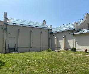 Pałac w Rogalinie zachwyca turystów. Znajduje się 20 kilometrów od Poznania 