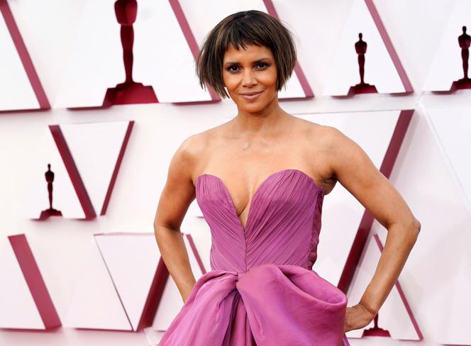 Halle Berry wzięła ślub?! Pod zdjęciem gratulacje złożył The Rock