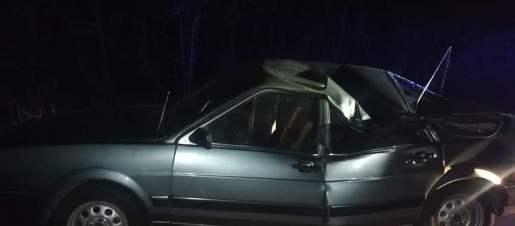 Jechał ZŁAMANYM NA PÓŁ autem kilkadziesiąt kilometrów! Policjanci byli w szoku 