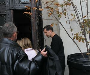 Wojciech Szczęsny z dziećmi na premierze filmu o sobie