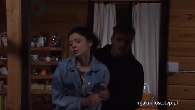 M jak miłość odc. 1460. Iza (Adriana Kalska), Artur (Tomasz Ciachorowski) 
