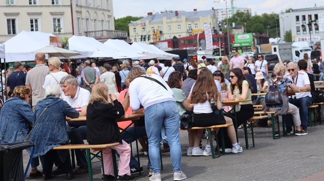 Tłumy na placu Zamkowym w Lublinie