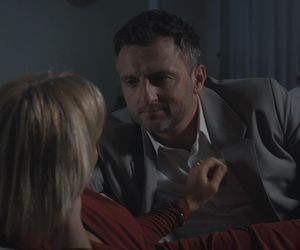 M jak miłość, odcinek 1876: Dorota (Iwona Rejzner), Bartek (Arkadiusz Smoleński)