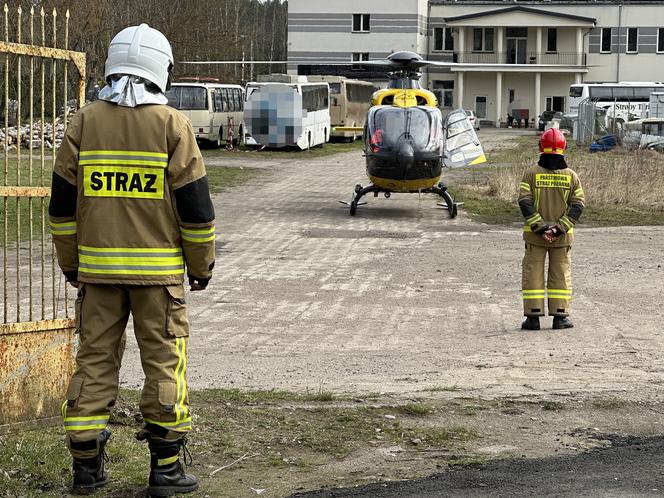 Tragedia w Klembowie. Z auta zostały strzępy, kierowca nie żyje. Są ranni